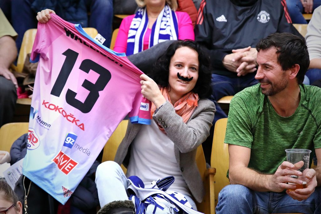 Už koluje fáma, že …. design kladenských MOVEMBER dresů mají letos v režii Tři sestry!
