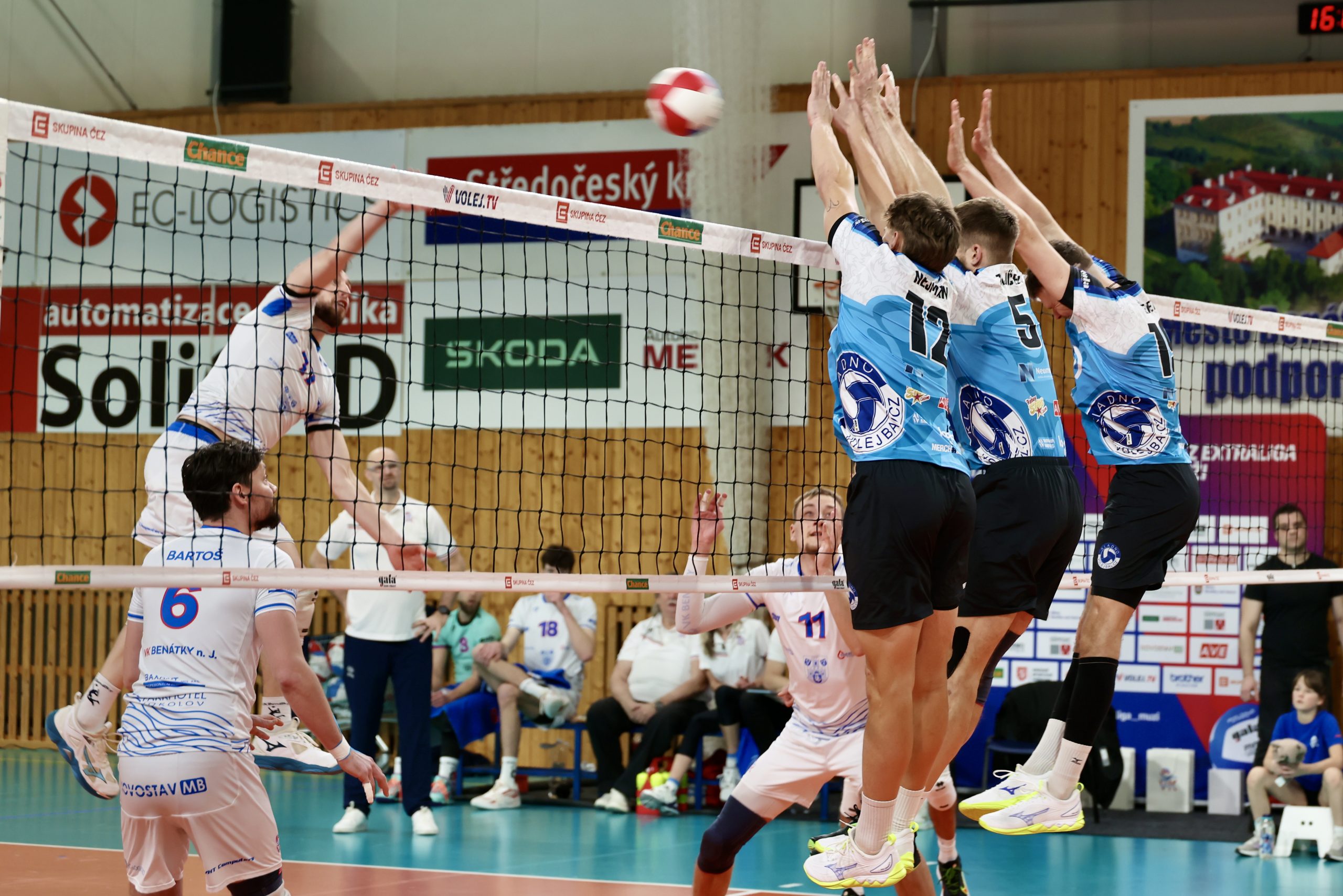 Náročný týden se podepsal na výkonu. Orli v Benátkách bodově neuspěli