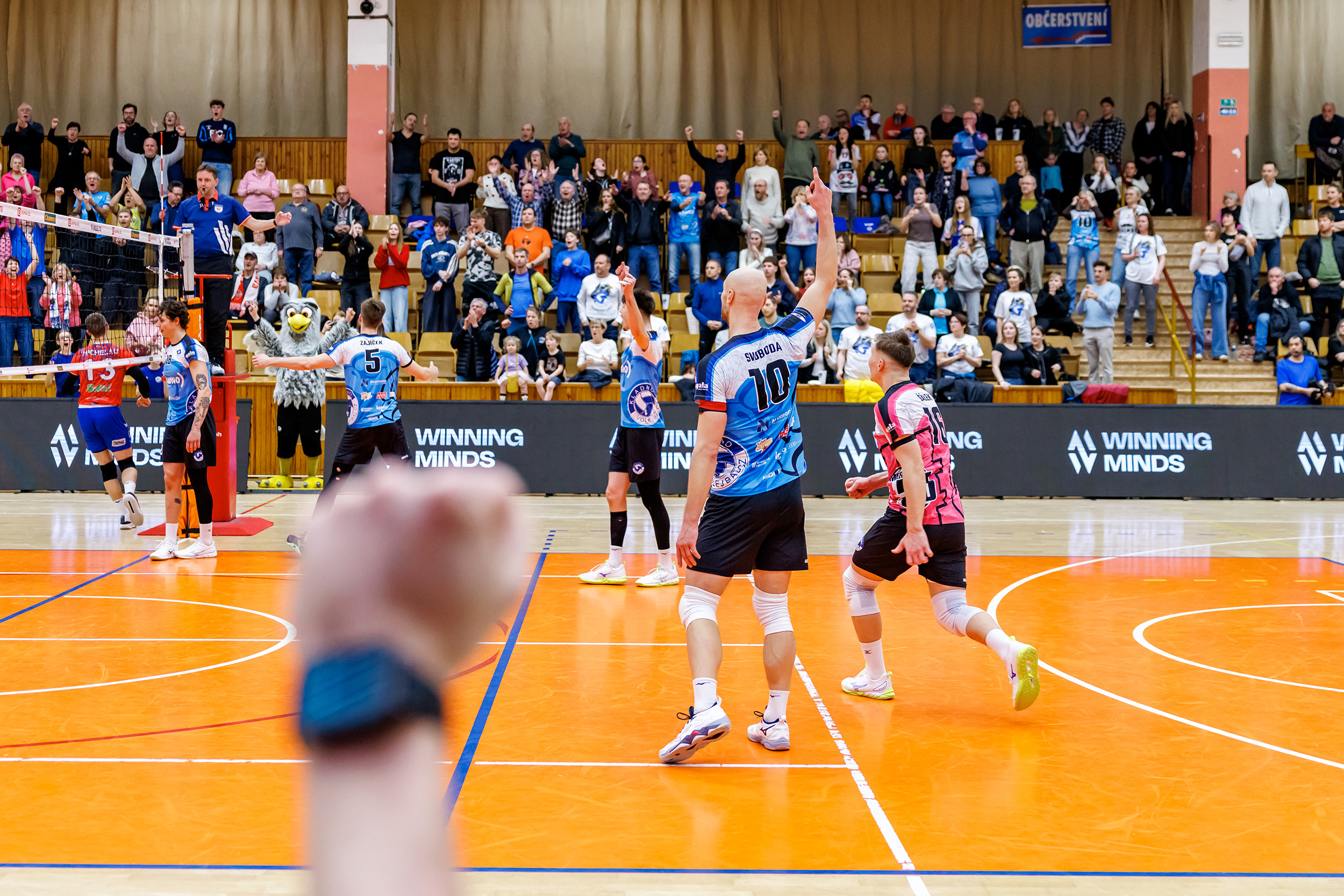 Heroický výkon v maratonovém tiebreaku přinesl tři body z derby