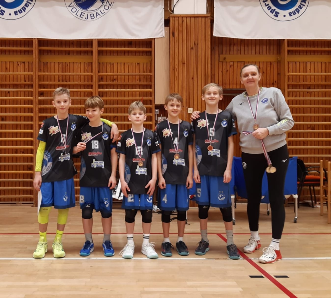 Víkendový výsledkový servis 14.2. – 15.2. : Ženy potrápily lídra, juniorky loupily v Ústí a nejmladší Eagles berou krajský bronz!